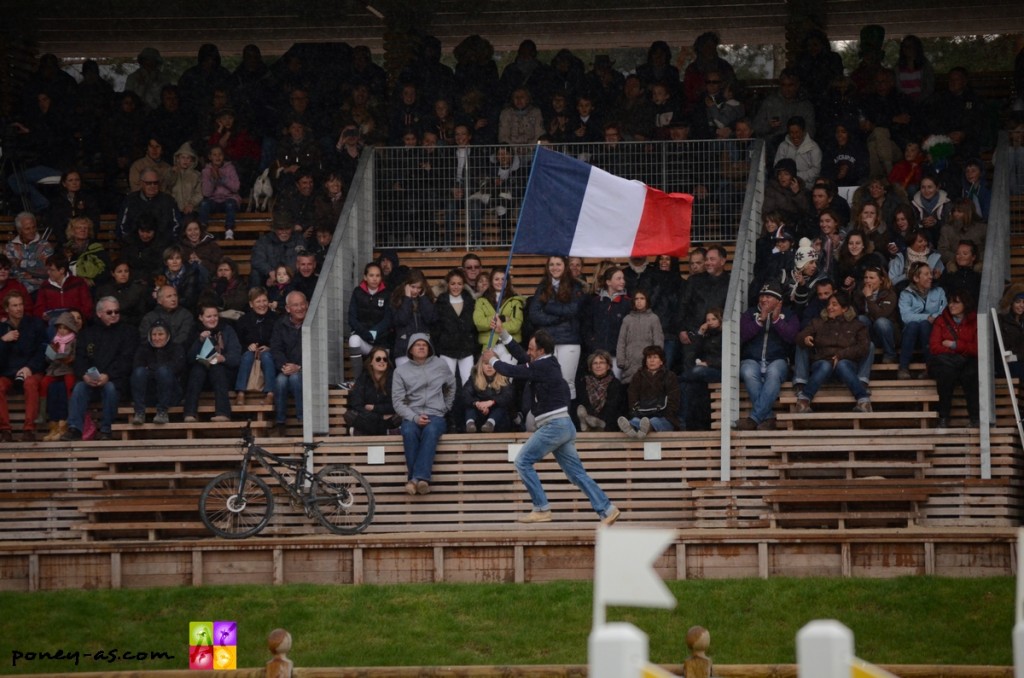 Lucciano en mode fervent supporter ! - ph. Camille Kirmann