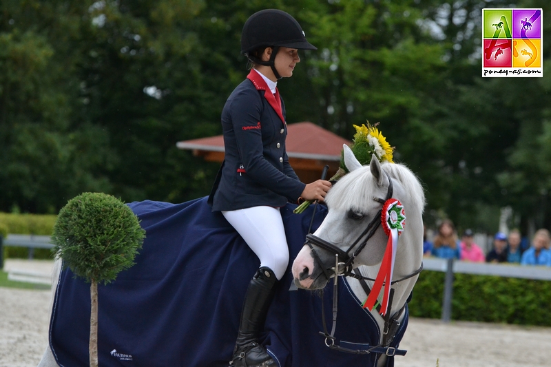 Camille Favrot s'offre la première qualificative avec Uhélem de Seille. L'équipe de France est actuellement en tête ! - ph. Pauline Bernuchon