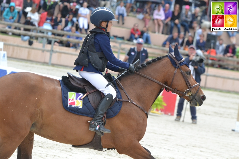 Sarah Desmoules, cavalière de CSO ambassadrice Poney As - ph. Pauline Bernuchon