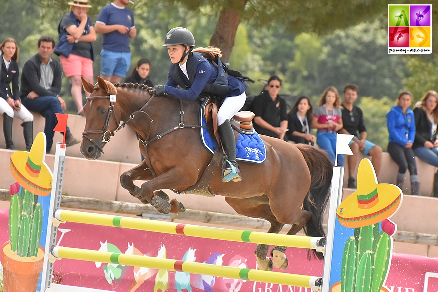 Romane Orhant, cavalière d'Aquina d’Elle lors de la finale des 7 ans – ph. Pauline Bernuchon