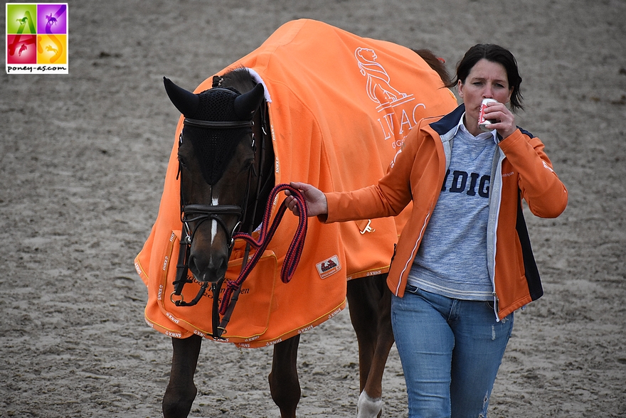 Fantasia, la génialissime et caractérielle ponette de Mart Ijland (Ned) au paddock de la Coupe des nations - ph. Poney As