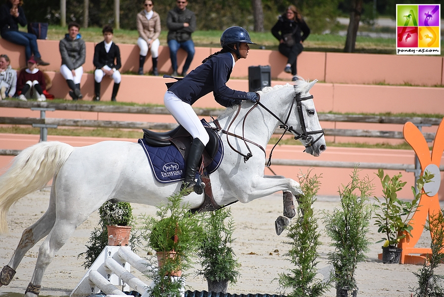 8e, Mélodie Hernandez et Kit Nran - ph. Poney As