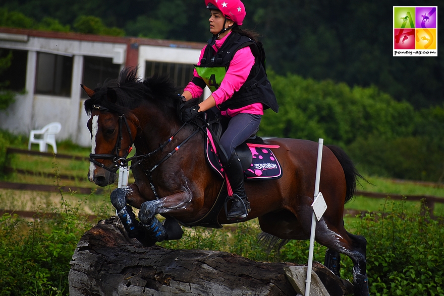 Louise Petitjean et Versailles des Morins - ph. Poney As