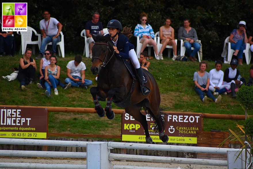 Léane et Twinkle sur le GP As Excellence de Pernay - ph. Poney As