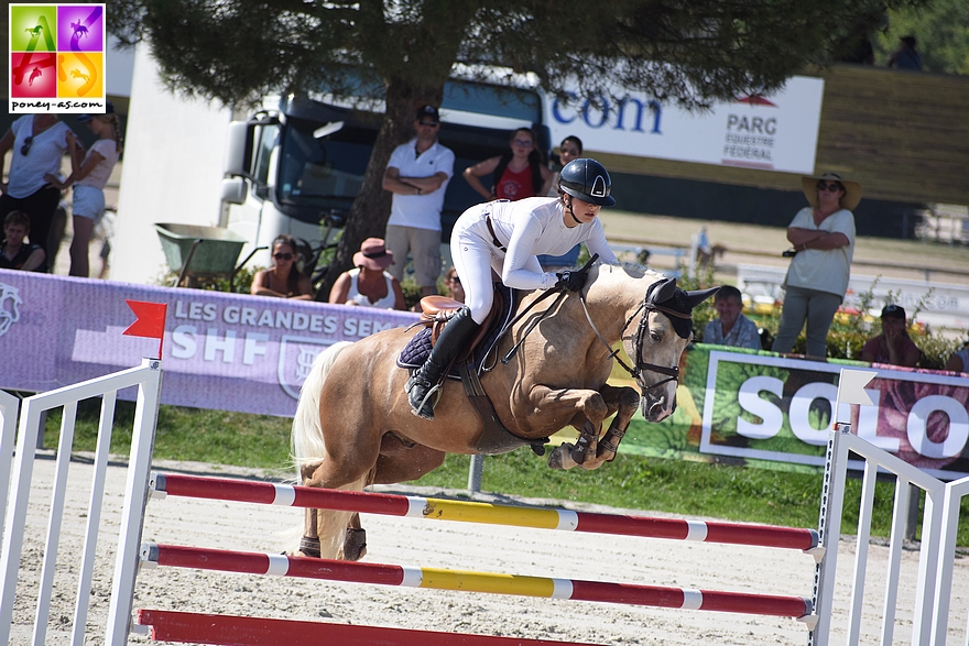 Balisto de Bosa avec Lou Morali s'offre la victoire de la première manche de la finale des 7 ans - ph. Poney As