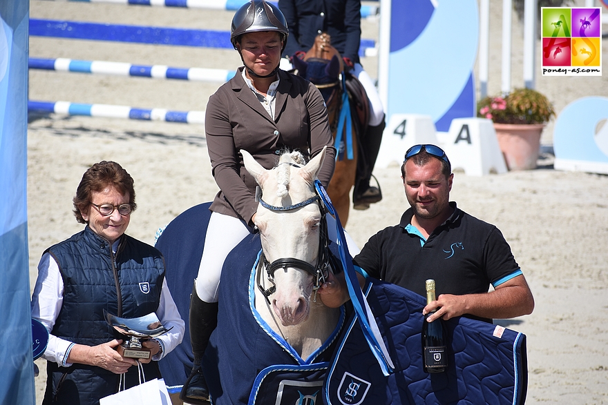 Cremell'Aux Lays, champion des 6 ans C sous la selle de Sophie Mavrocordato - ph. Poney As