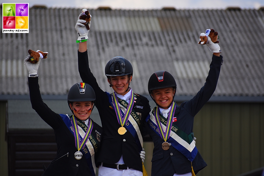 Les Allemands Moritz Treffinger en or et Jana Lang en argent. Le Danois Alexander Yde Helgstrand décroche le bronze - ph. Poney As