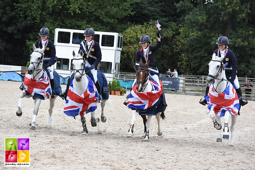 Les britanniques en or chez eux - ph. Poney As