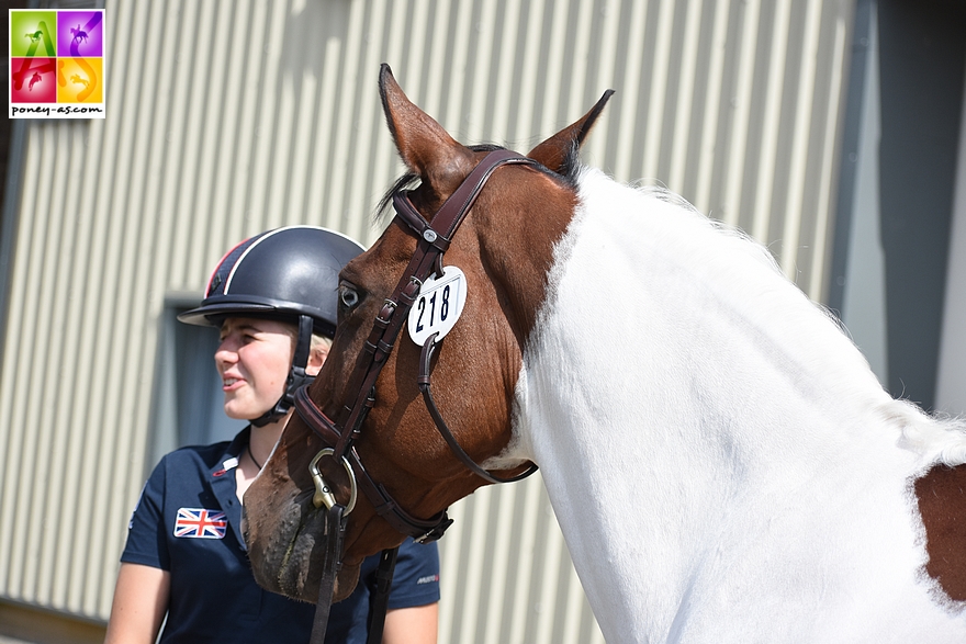 Saffie Osborne (Gbr) et Little Indian Feather - ph. Poney As