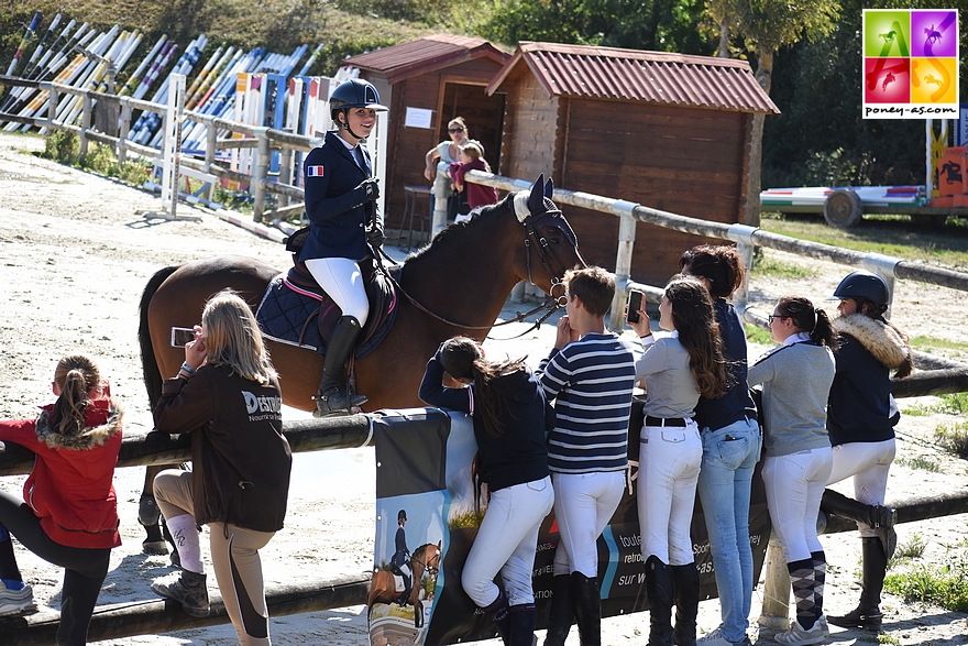 Lou Morali, dans son fief à Niort, ici en selle sur Berlioz d'Henann - ph. Poney As