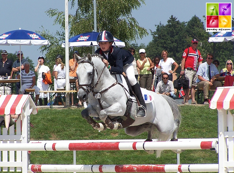 Les championnats d'Europe d'Avenches se solderont par une belle finale individuelle. Le couple se classait 11e - ph. Poney As