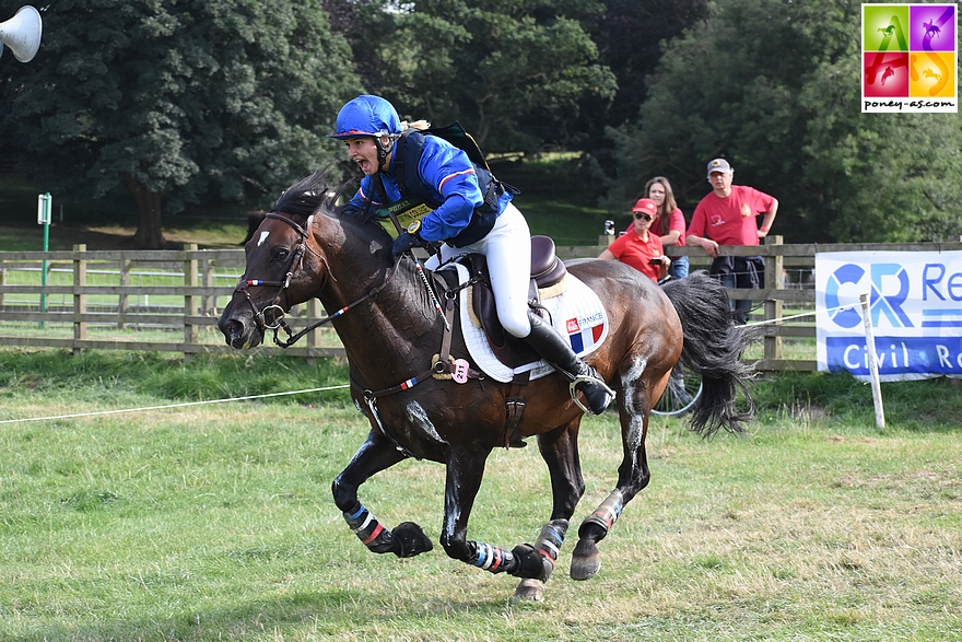 Lisa Gualtieri aborde cette nouvelle saison avec le même objectif : être régulière et empocher son ticket pour les championnats d'Europe - ph. Poney As