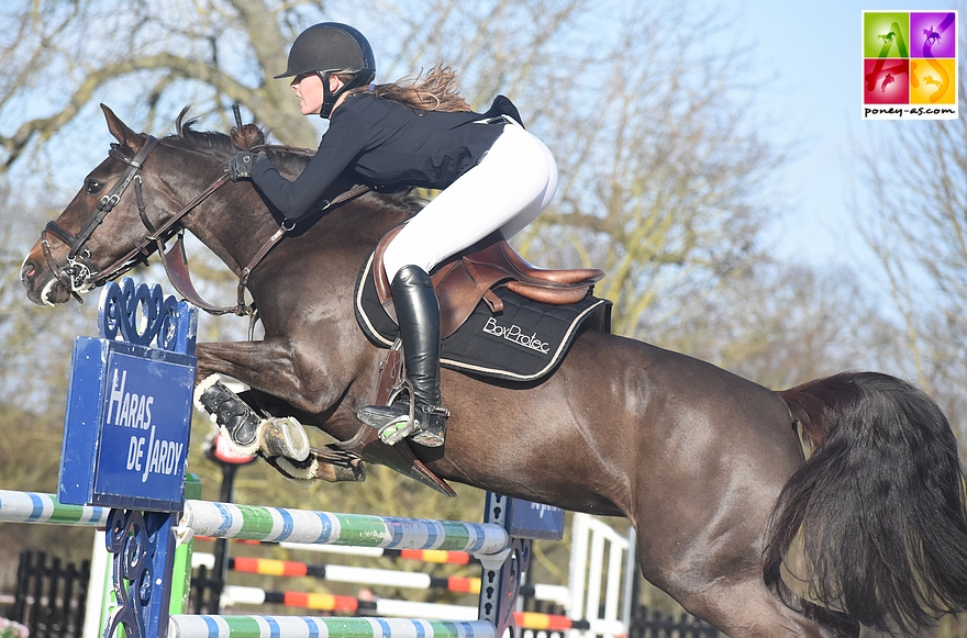 Camille Fontaine, ici en selle sur Rosira de Florys - ph. Poney As