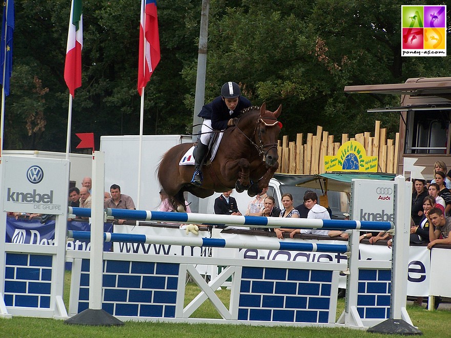 L'étalon Silverlea Simply Red aux championnats d'Europe de Freudenberg en 2007 - ph. Poney As