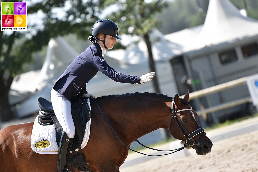 Enora de Vienne et Swyn Barrade réalisent le triplé - ph. Poney As