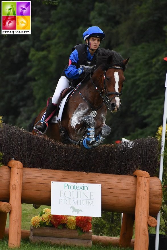 Louise Petitjean et Versailles des Morins - ph. Poney As