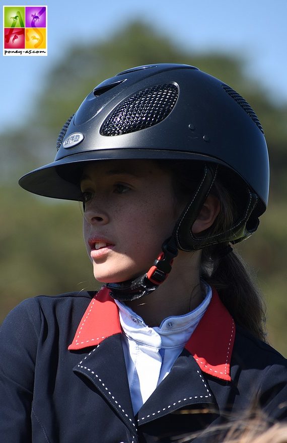 Lola Brionne s’impose dans le GP As Excellence associée à Audanum de Grangues et se classe 2e avec Clémentine - ph. Poney As