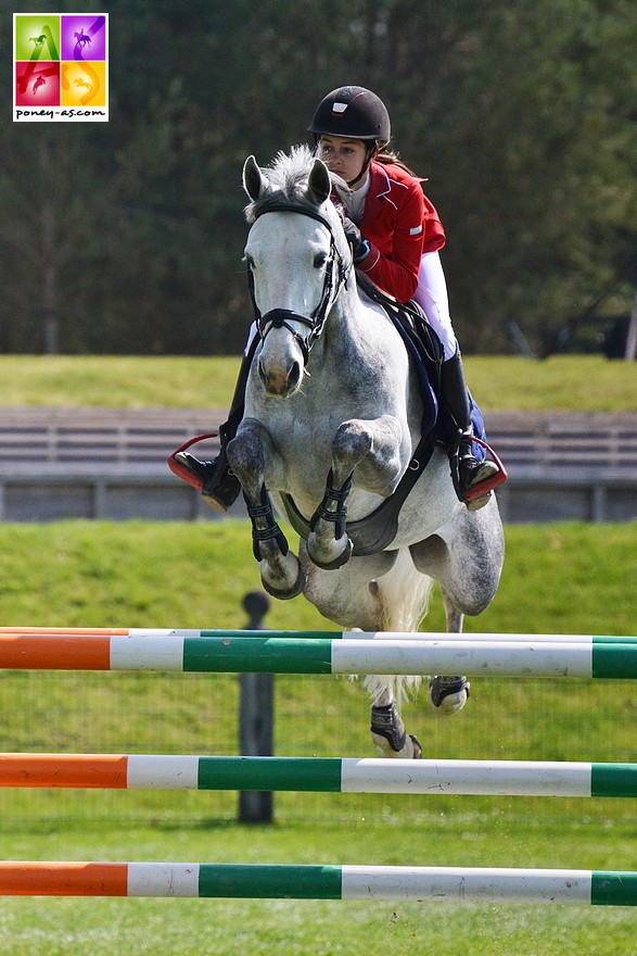 En 2013, Justine Maerte et Shamrock du Gite mettaient à leur actif le GP des 7 ans. Ils seront sacrés champions d'Europe en individuel deux ans plus tard - ph. Poney As