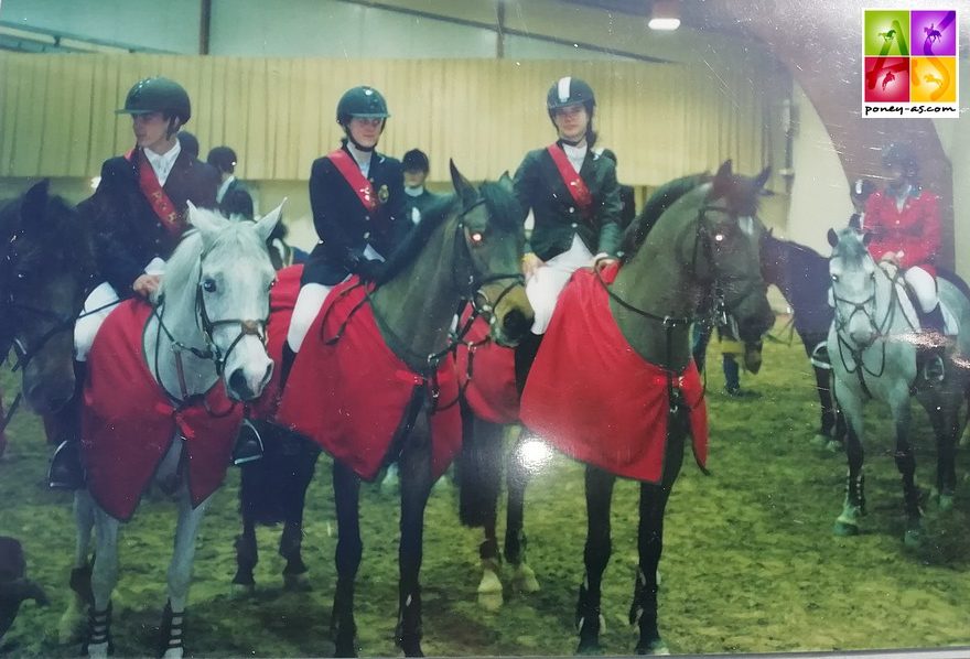 Toujours les gagnants de l'épreuve par équipe. Jan Vlemmix (Sharon), Julie-Pascale Ruant (Picobello Ballybin) et Christelle Heymans (My Mystic Lad) - ph. Poney As