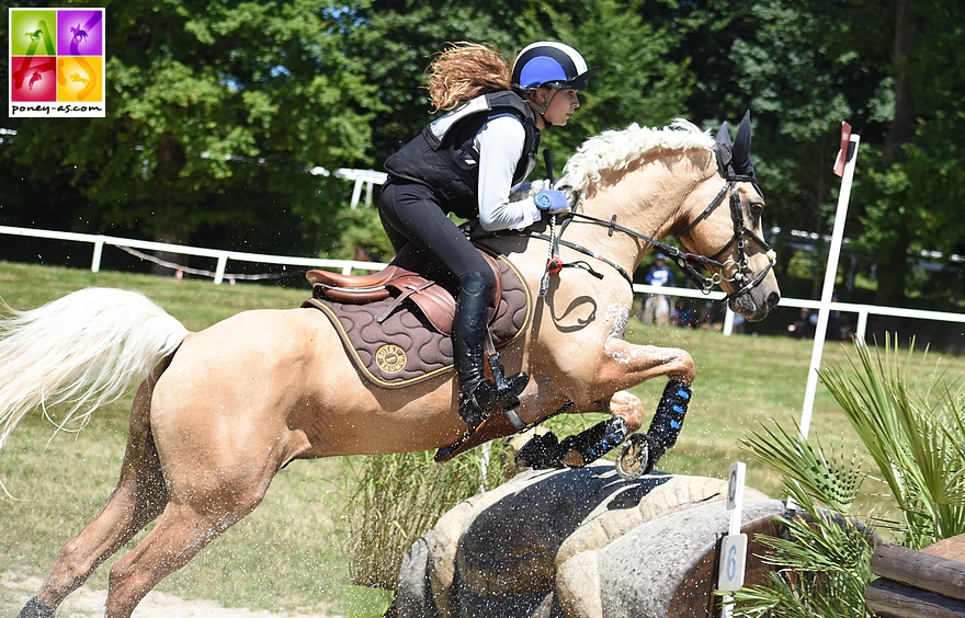 Louise Perrin et Taleyrac - ph. Poney As