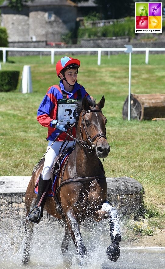 Valentin Quittet Eslan et Winnetou - ph. Poney As