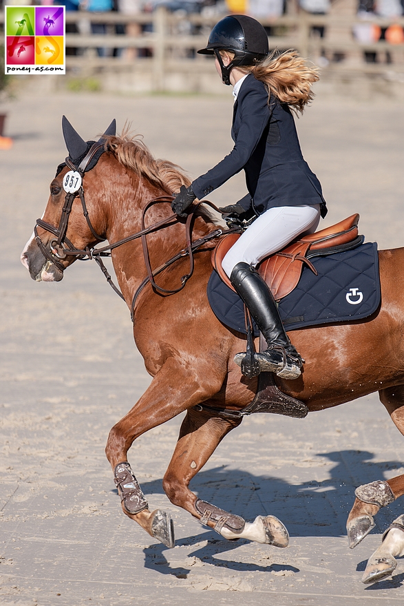 Junie Buisson et Vertige de Belébat sont décidemment très réguliers. Double clear round cette fois encore, ils sont 3e du Grand Prix – ph. Marine Delie