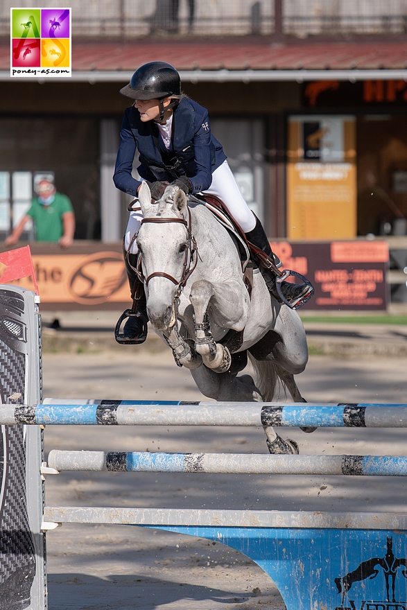 Superbe week-end pour Ilona Mezzadri et Callas Rezidal Z. La paire s’octroie les deux premières épreuves et se classe 2e du Grand Prix – ph. Marine Delie