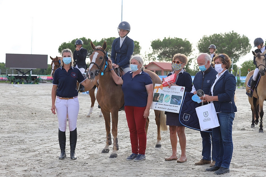 Montée par Marie Breney, Fanfan du Buhot (Pfs, par Quest du Buhot et Rosemary du Buhot par Lancer, Drp) remporte le Criterium des 5 ans D. Cette bonne ponette est née chez Marie-Christine Lestelle et Marie Breney – ph. SHF