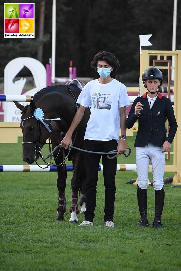 Léo Nerzic et Ken van Orchid. C’est avec l’étalon néerlandais que le jeune pilote a bouclé un double 0 dans la Coupe des nations de Fontainebleau – ph. Poney As