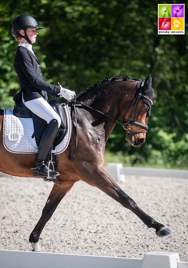 Julie Sofie Schmitz-Heinen et Carleo Go ont réalisé de magnifiques prestations sur ce CDIP de Compiègnes conclues par trois victoires. Un couple à suivre de très près dans la rigoureuse sélection de la Mannschaft - ph. Marine Delie