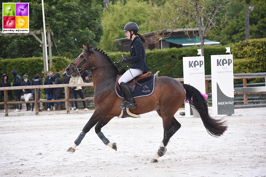 Candice Moulliere et l’étalon Atoll de Civry s’imposent dans la Vitesse et sont 2e du Grand Prix As Excellence dimanche – ph. Poney As