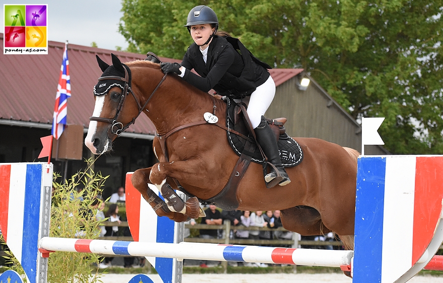 Gaétane Orhant et Champagne d'Ar Cus sont provoisrement 4e du championnat de France à l'issue de la première manche - ph. Poney As