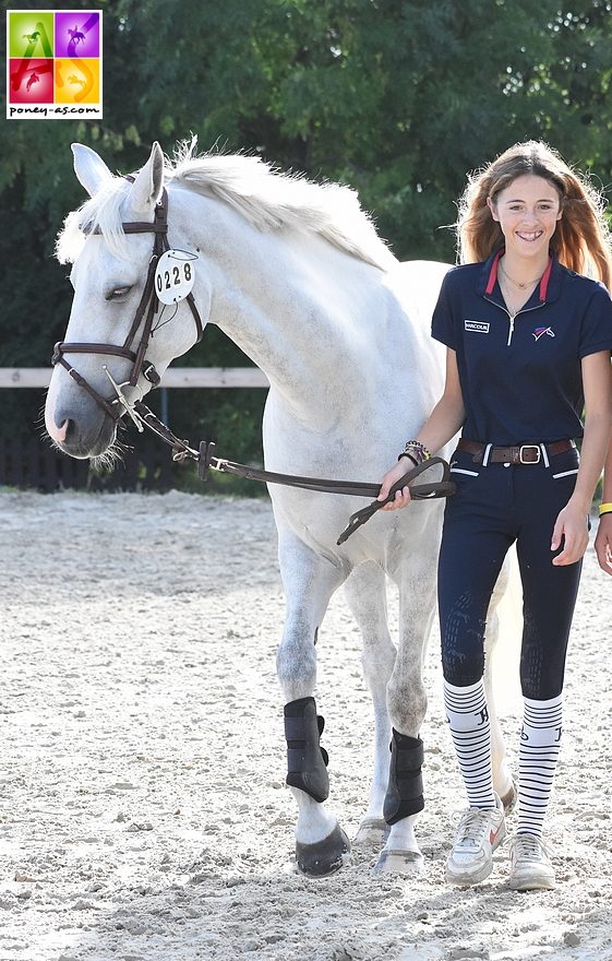 Lola Brionne et sa ponette de tête Clémentine signent une bonne rentrée en alignant les sans-faute et les victoires sur la TDA de Saint-Lô - ph. Poney As