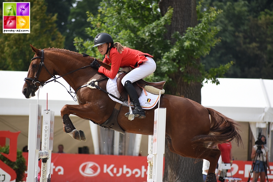 44 couples ont pris le départ du Grand Prix du CSIOP de Kronenberg parmi lesquels le redoutable couple belge Laure Tijskens et son complice Navayo – ph. Poney As