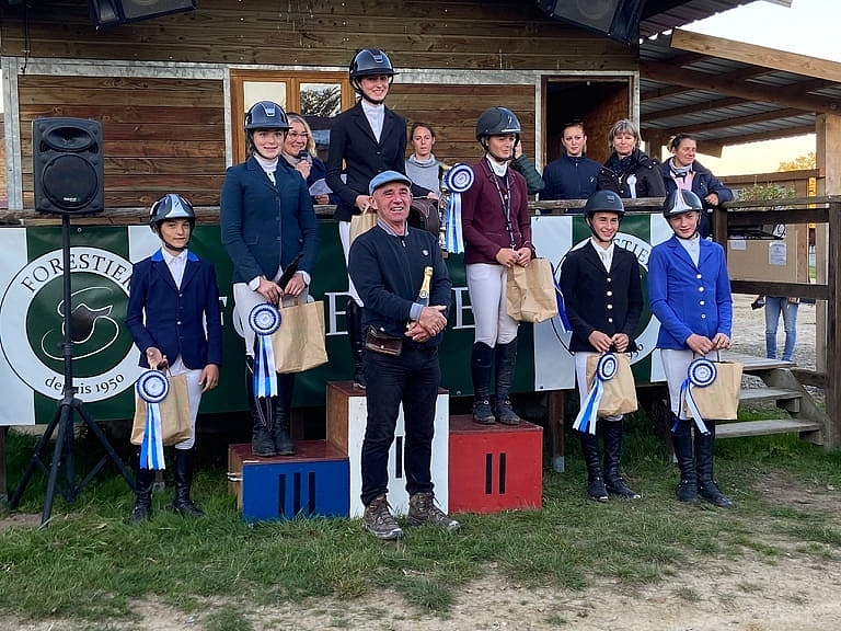 Le podium de l'As Poney Elite - ph. coll. Ecuries de la Carmone