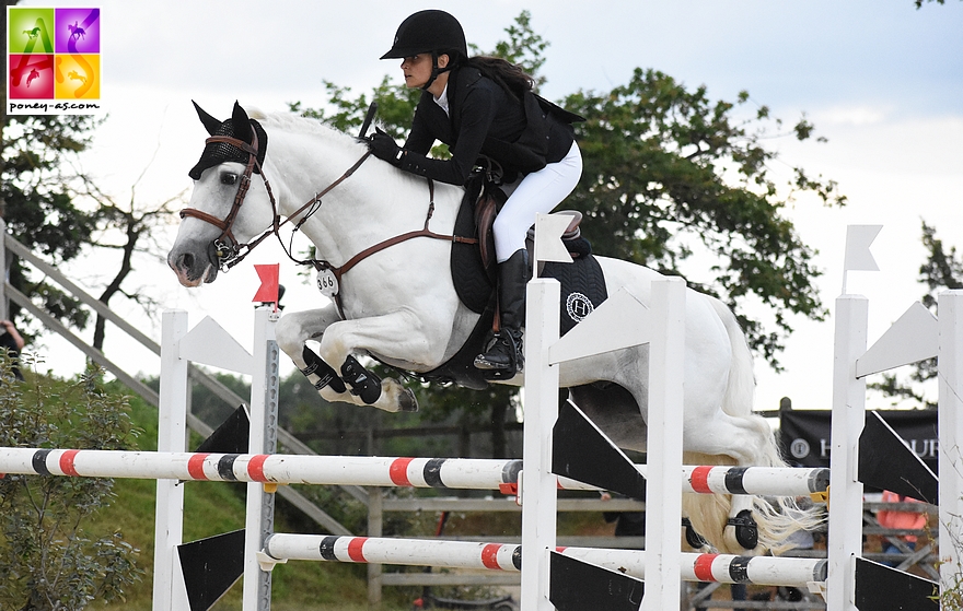 Doublé Vitesse / GP As Excellence pour Angèle Grégoire et Beauty Curl du Marais au Parc Equestre du Bocage – ph. Poney As